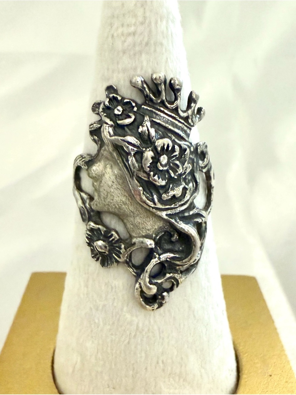 925 Sterling Silver Floral Crest Crown Scroll Statement Ring Size 8.5 6.4g